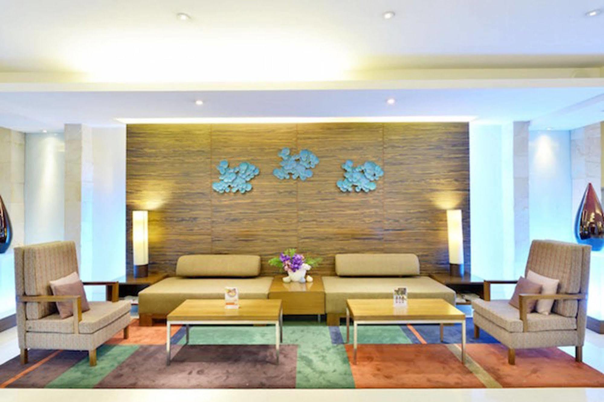 St. James Hotel Bangkok Buitenkant foto